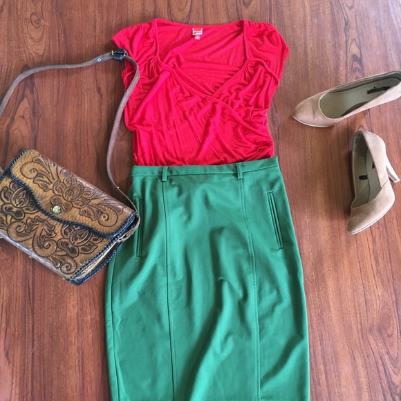 Green pencil skirt - Picture 1 of 4